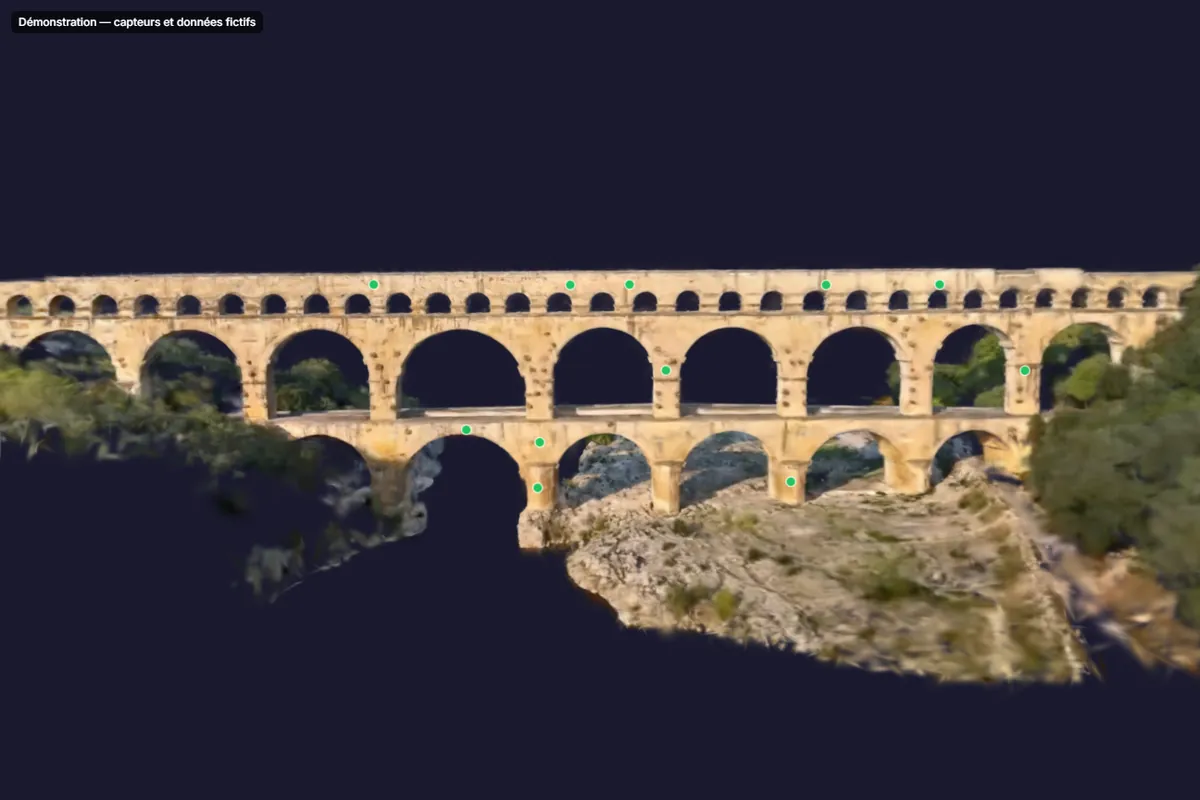 Captura de ecrã do visualizador 3D SensyTwin (interface em francês): o Pont du Gard reconstruído em Gaussian Splatting, visto de frente, com marcadores de sensores fictícios